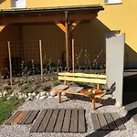 Berghaus Christel - Bij Skilift - Grote Tuin Met Bergbeek Дом отдыха Арнольдштайн