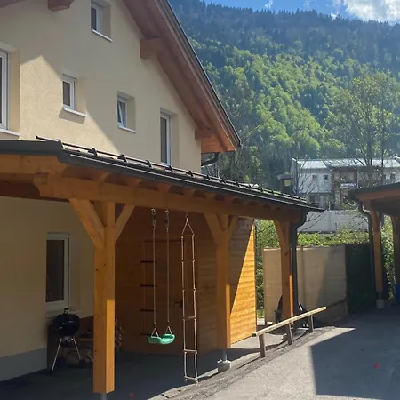 Berghaus Christel, Bergbeek In Grote Tuin Casa vacanze Arnoldstein