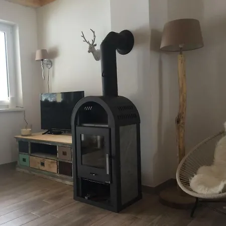 Berghaus Christel, Bergbeek In Grote Tuin Casa vacanze Arnoldstein